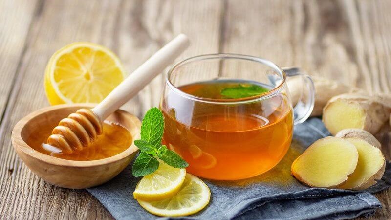 Sử dụng chanh mật ong để giảm cảm giác đau cổ họng Sử dụng chanh mật ong để giảm cảm giác đau cổ họng