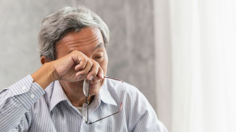 Khô mắt do lão hóa thường gặp ở người cao tuổi