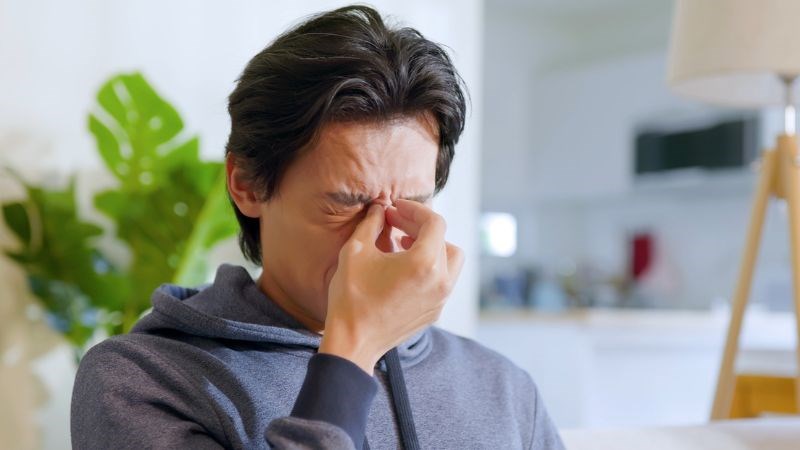 Bạn nên để mắt nghỉ sau khoảng 20 phút làm việc để hạn chế khô mắt