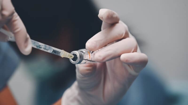 Tiêm vaccine là biện pháp phòng ngừa quai bị hiệu quả