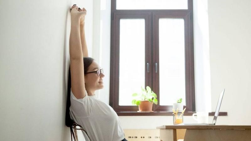 Thư giãn mắt sau khi làm việc liên tục có thể cải thiện loạn thị Thư giãn mắt sau khi làm việc liên tục có thể cải thiện loạn thị