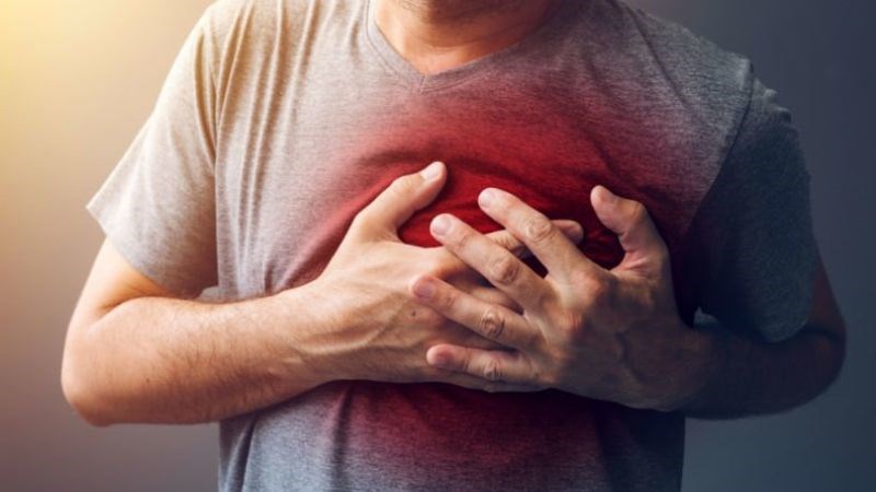 Đau ngực là triệu chứng hay gặp trong bệnh mạch vành