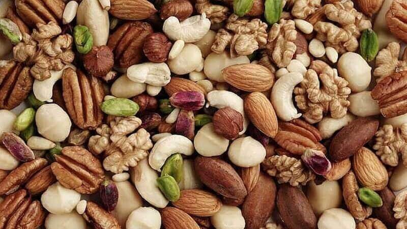 Quả hạch giúp tăng lưu thông máu và giảm mệt mỏi trong kỳ kinh nguyệt