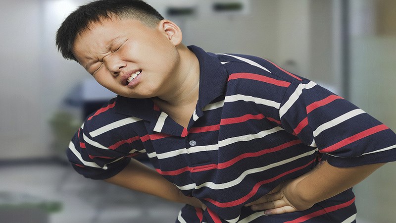 Ăn quá nhiều thức ăn chua cũng gây đau bụng ở trẻ
