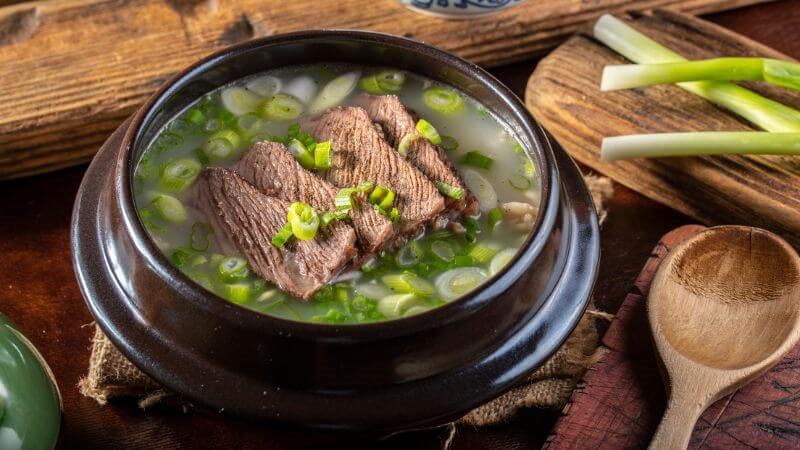 Canh xương và rau củ giúp cung cấp nước và nguyên liệu để hồi phục mô cơ quan Canh xương và rau củ giúp cung cấp nước và nguyên liệu để hồi phục mô cơ quan