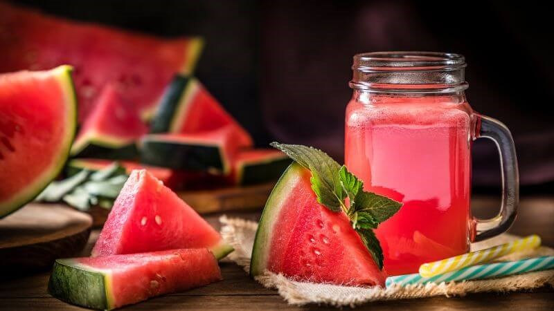 Dưa hấu cung cấp một lượng nước lớn cho cơ thể Dưa hấu cung cấp một lượng nước lớn cho cơ thể