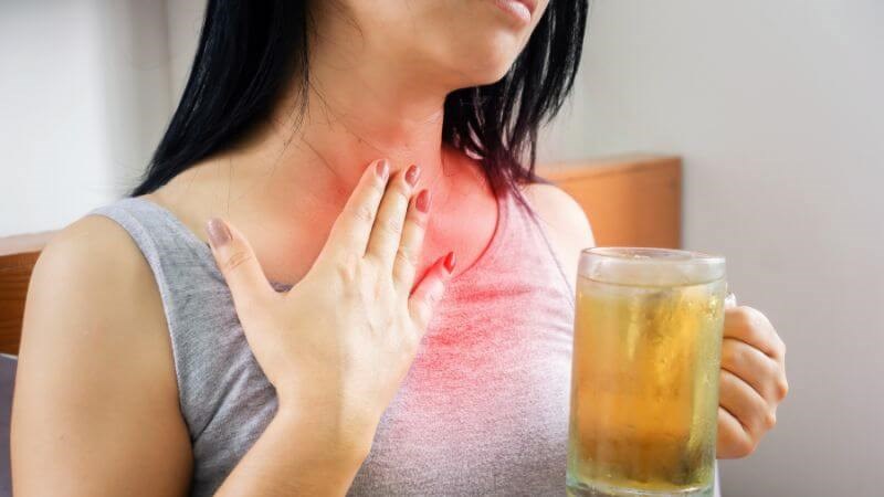 Khi ợ nóng trong thời gian dài, người bệnh nên đến các cơ sở y tế để được chăm sóc và điều trị