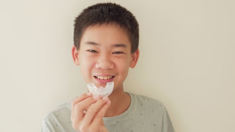 Dụng cụ bảo vệ hàm giúp bảo vệ răng khỏi các tổn thương trong khi chơi thể thao Dụng cụ bảo vệ hàm giúp bảo vệ răng khỏi các tổn thương trong khi chơi thể thao