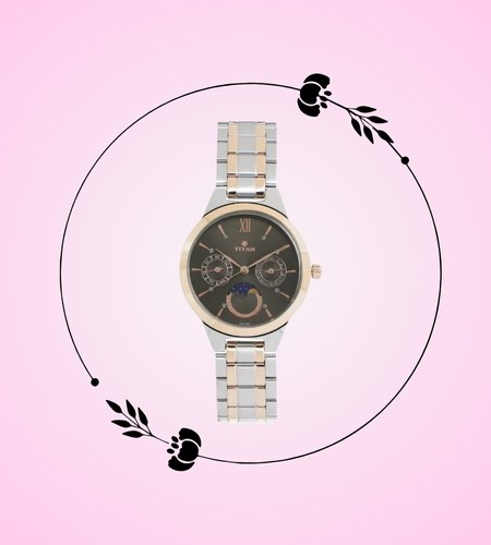Đồng hồ TITAN 34 mm Nữ 2590KM02 có chất liệu kim loại phù hợp với các bạn da bánh mật