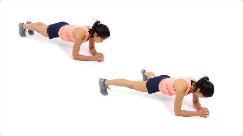 Bài tập Plank Jacks giúp giảm mỡ vòng hai và săn chắc cơ chân