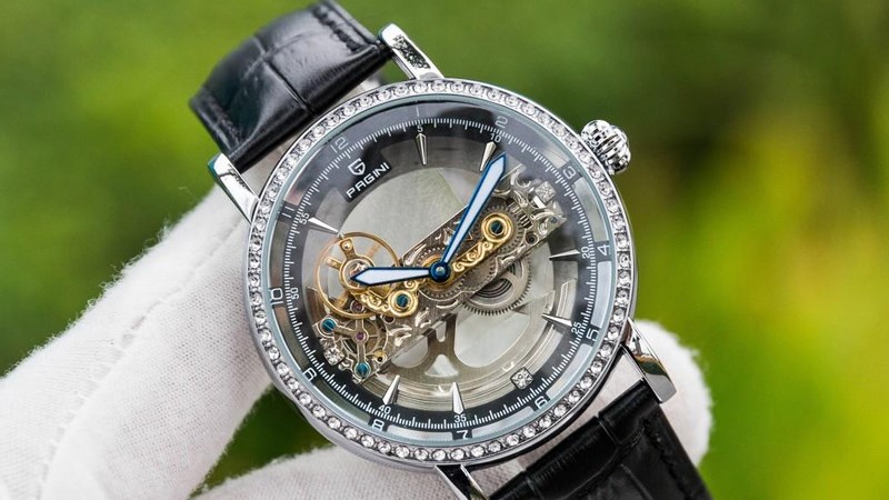 Khi đồng hồ bị từ hóa, bạn cần đem đến tiệm sửa chữa để kiểm tra, xử lý Khi đồng hồ bị từ hóa, bạn cần đem đến tiệm sửa chữa để kiểm tra, xử lý