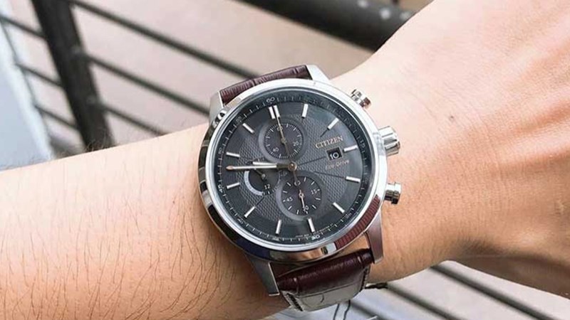 7-tieu-chi-can-biet-khi-chon-mua-dong-ho-thoi-trang-2-800x450-1.jpg