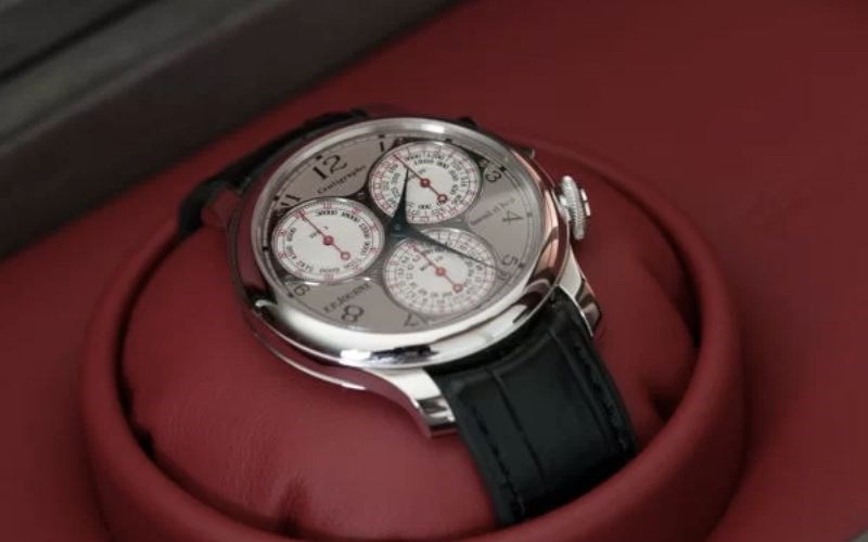 Loại n&uacute;m n&agrave;y ph&ugrave; hợp với hầu hết c&aacute;c loại đồng hồ thường