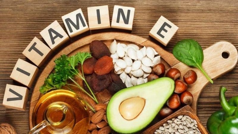 Bạn có thể bổ sung vitamin E và C từ thực phẩm giúp cải thiện bệnh trĩ