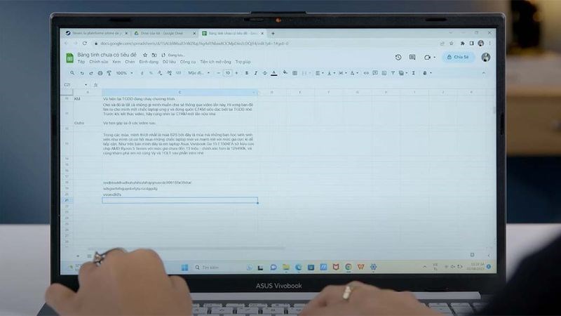 Asus Vivobook cực kỳ ph&ugrave; hợp cho học sinh, sinh vi&ecirc;n v&agrave; nh&acirc;n vi&ecirc;n văn ph&ograve;ng
