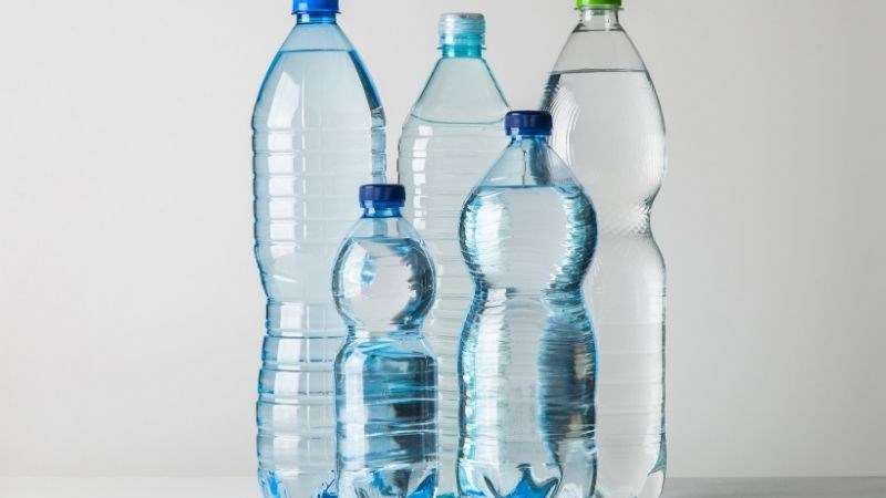 Nên sử dụng nước đóng chai để rửa và nấu thức ăn