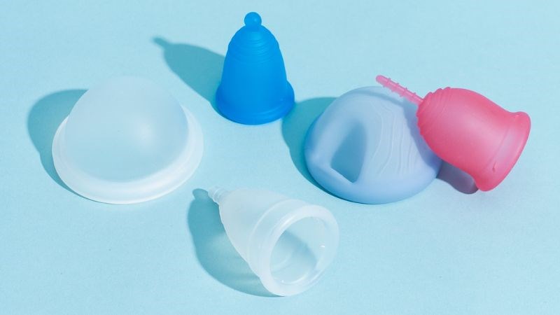 Người hay vận động nên chọn cốc nguyệt san cứng
