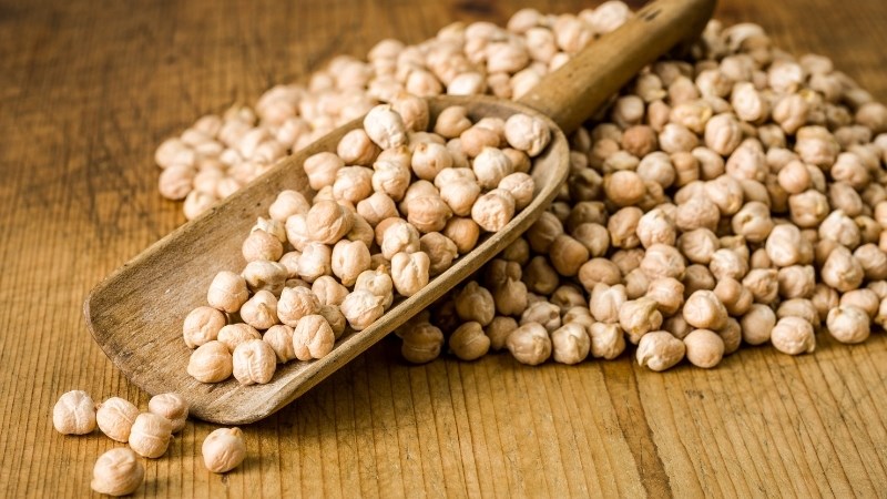 Đầu gà rất giàu chất xơ, protein cùng với các vitamin và khoáng chất