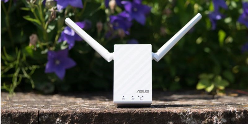 . Mẫu RP-AC55 của ASUS