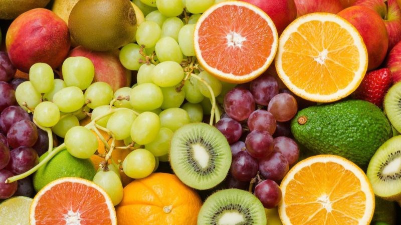 Bà bầu nên bổ sung vitamin cần thiết thông qua trái cây, rau củ