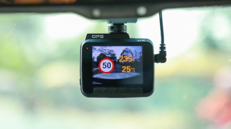 Bạn cần di chuyển đến nhiều nơi, h&atilde;y chọn loại c&oacute; khả năng chỉ đường, đọc biển b&aacute;o giao th&ocirc;ng