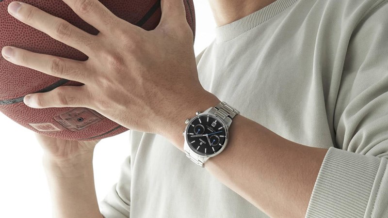 T&ugrave;y v&agrave;o k&iacute;ch cỡ cổ tay m&agrave; chọn loại đồng hồ ph&ugrave; hợp