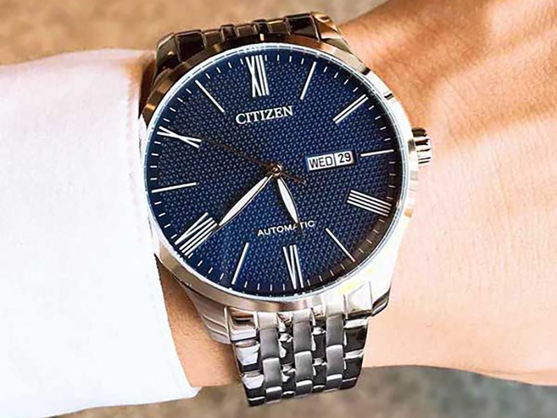 Đồng hồ t&iacute;ch Eco-Drive tự động chuyển h&oacute;a năng lượng m&agrave; kh&ocirc;ng cần d&ugrave;ng pin