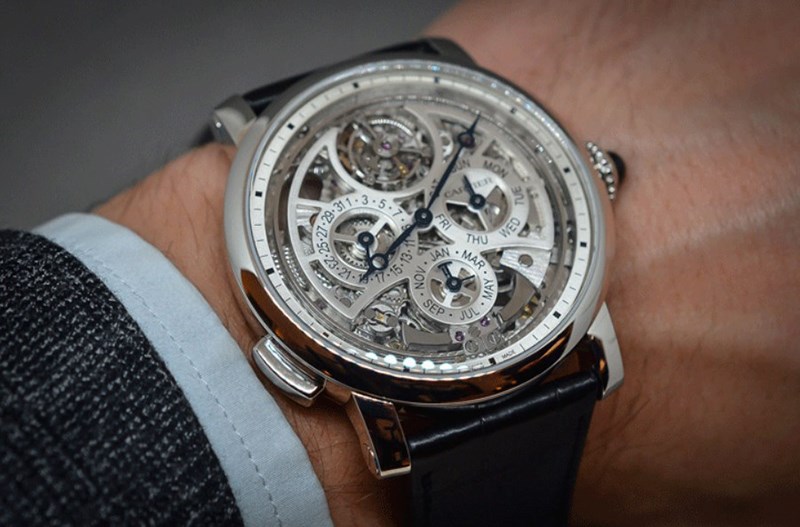 Đ&acirc;y cũng l&agrave; một dạng đồng hồ kh&ocirc;ng sử dụng pin l&agrave;m năng lượng