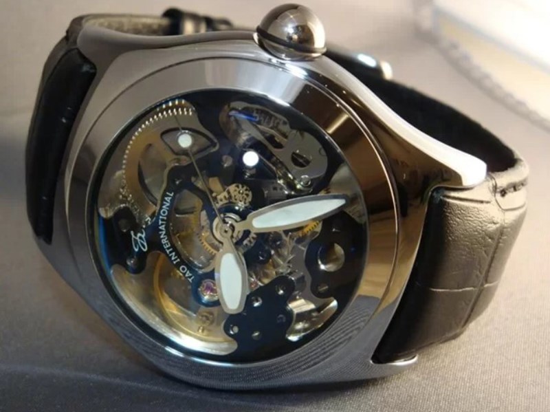 Đồng hồ cơ l&agrave; loại kh&ocirc;ng c&oacute; mạch điện