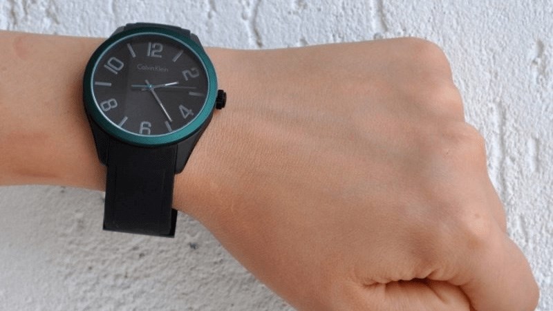 Đồng hồ d&acirc;y silicon ph&ugrave; hợp cho những bạn trẻ năng động