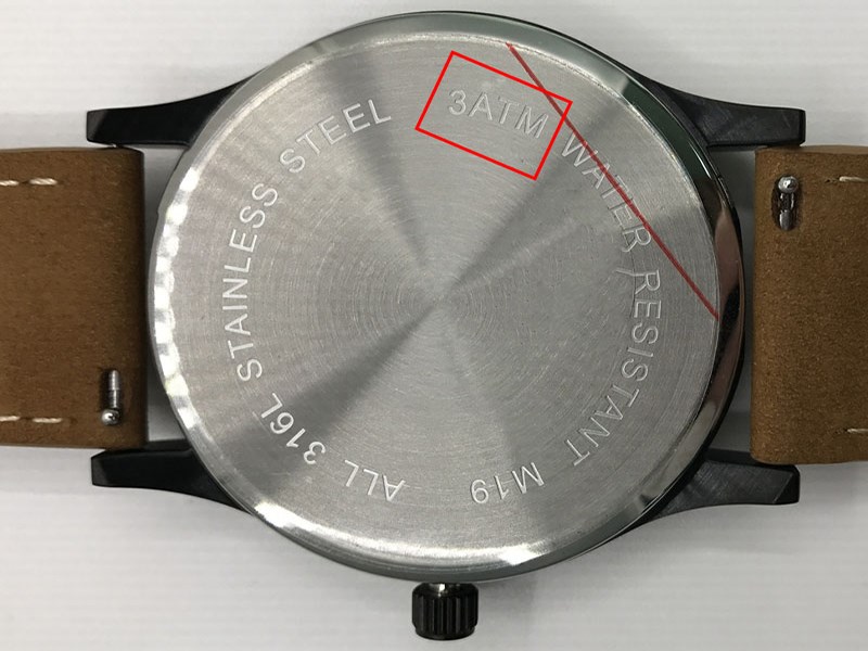 Ở mức 3 ATM th&igrave; người d&ugrave;ng c&oacute; thể đi mưa, rửa tay, tắm thoải m&aacute;i