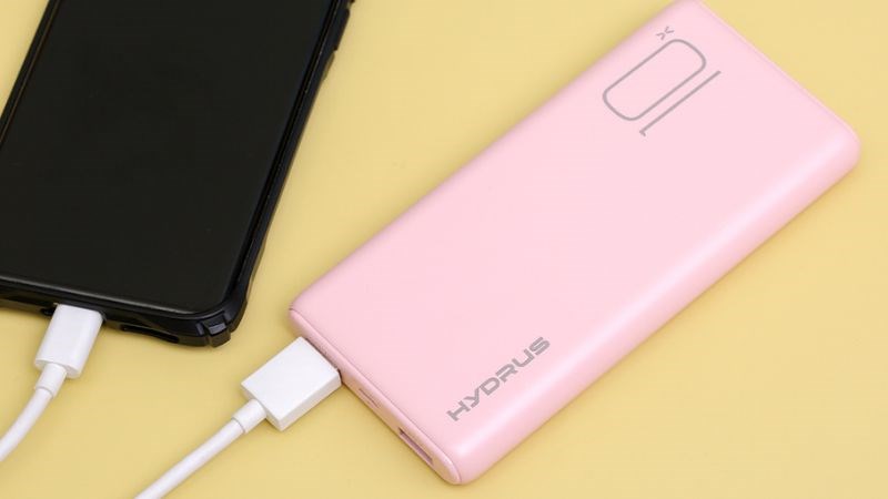 Sạc dự ph&ograve;ng Hydrus c&oacute; dung lượng pin lớn khoảng 10.000 mAh