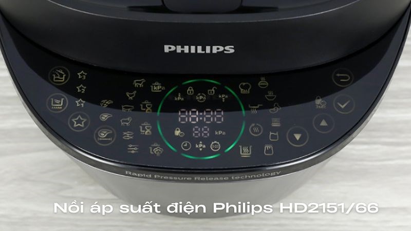 Nồi áp suất Philips có bảng điều khiển bằng màn hình LED thuận thiện thao tác Nồi áp suất Philips có bảng điều khiển bằng màn hình LED thuận thiện thao tác