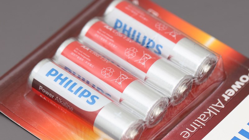 Pin nhà Philips có mức giá rẻ, mọi đ&ocirc;́i tượng đ&ecirc;̀u có th&ecirc;̉ mua được