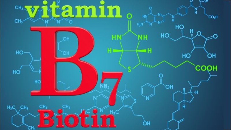 Biotin là một dạng vitamin B tan trong nước được tìm thấy tự nhiên trong thực phẩm