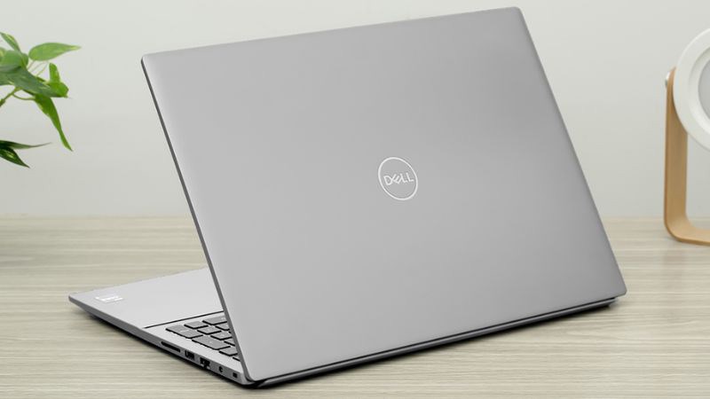 Laptop Dell Vostro 5620 i5 1240P (V6I5001W1) mượt m&agrave; v&agrave; đa nhiệm