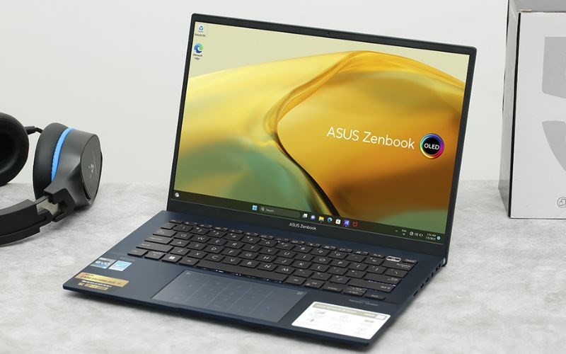 Laptop Asus Zenbook 14 OLED UX3402VA i5 (KM085W) được thiết kế từ chất liệu vỏ nhôm cứng cáp Laptop Asus Zenbook 14 OLED UX3402VA i5 (KM085W) được thiết kế từ chất liệu vỏ nhôm cứng cáp