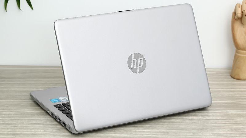 Laptop HP 240 G8 i3 (6L1A1PA) có thiết kế mỏng nhẹ