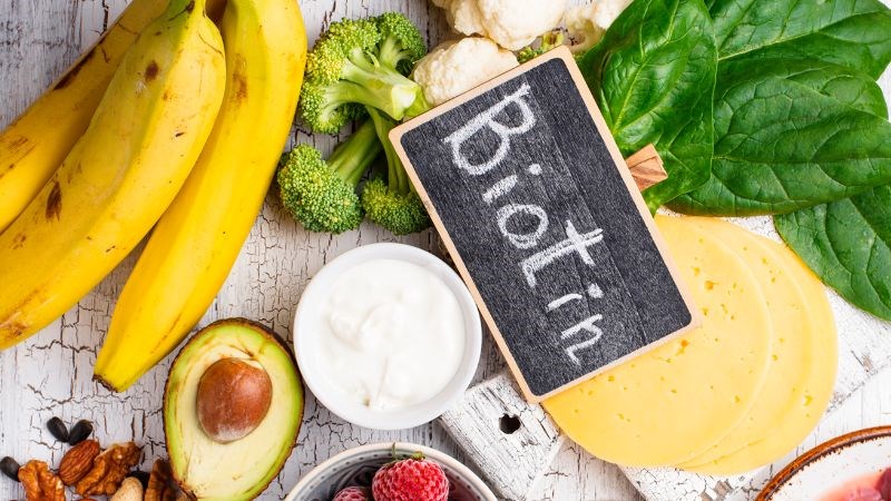 Bổ sung biotin liên tục 3 - 6 tháng mới giúp tình trạng rụng tóc cải thiện