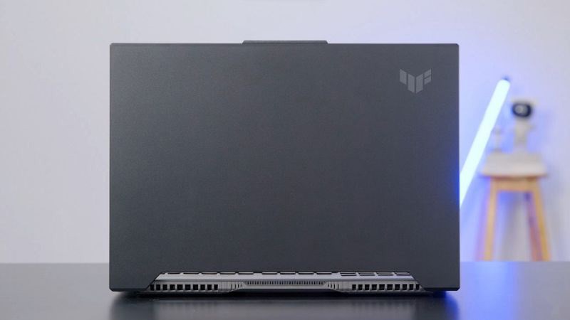 Tận hưởng &acirc;m thanh cuốn h&uacute;t với laptop Asus Gaming TUF Dash F15 FX517ZE i5 12450H (HN045W)