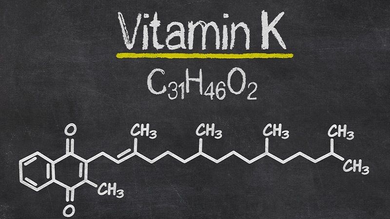 Vitamin K có vai trò quan trọng trong việc đông máu, tạo xương