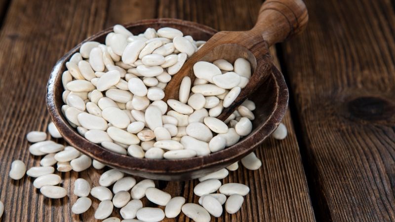 Đậu trắng có chứa một lượng lớn protein, chất xơ, sắt, vitamin B6