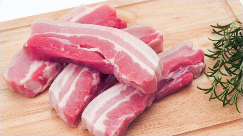 Thịt heo rất giàu protein để tăng cường sự phát triển và duy trì cơ bắp