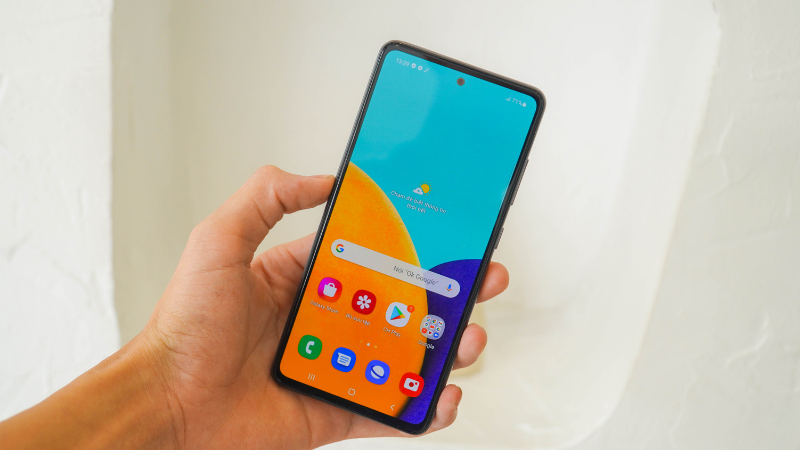 C&ocirc;ng nghệ m&agrave;n h&igrave;nh Super AMOLED tạo độ ph&acirc;n giải sắc n&eacute;t v&agrave; mượt m&agrave;