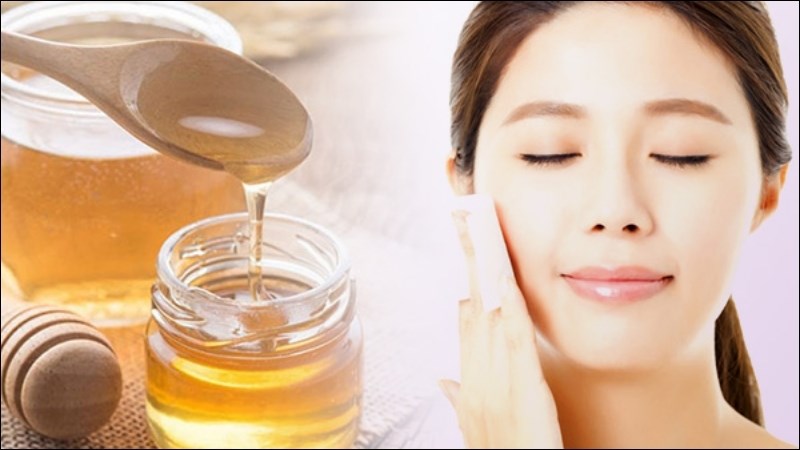 Thoa một lớp mỏng mật ong Manuka và giữ trên 15 phút để chăm sóc làn da