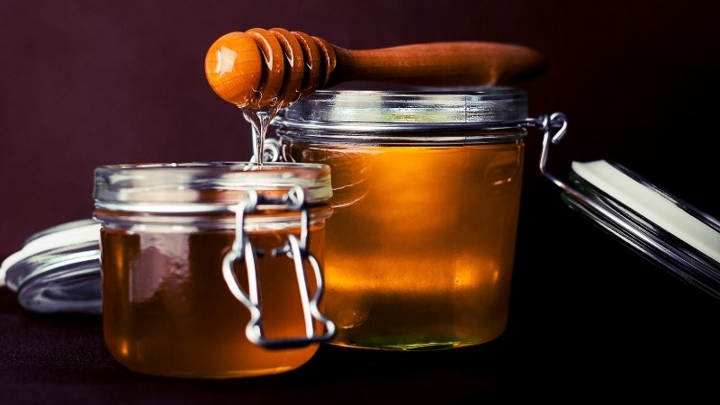 Mật ong Manuka nên được bảo quản trong lọ, chai thủy tinh ở nơi khô thoáng