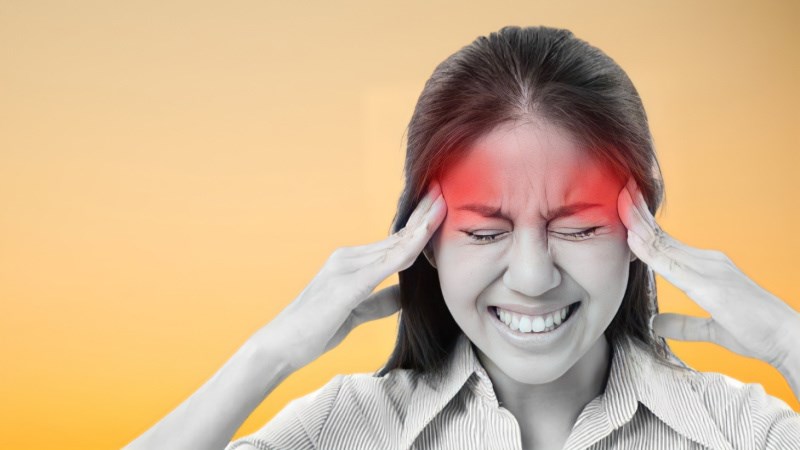 Đau đầu là tác dụng phụ có thể xảy ra khi sử dụng rutin quá nhiều