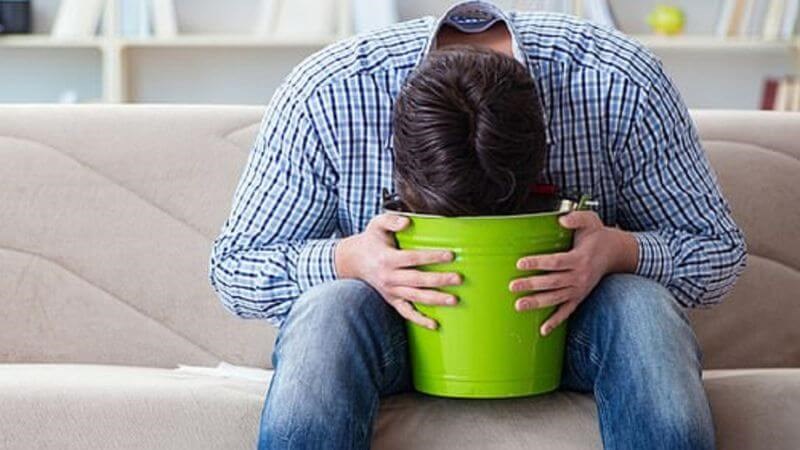 Nôn là tác dụng phụ có thể gặp khi dùng ALA