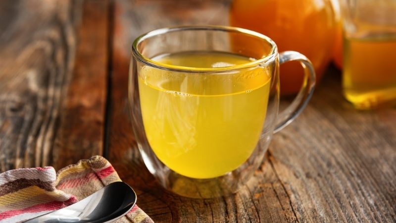 Bạn chỉ nên uống một lượng nhỏ giấm táo mỗi ngày