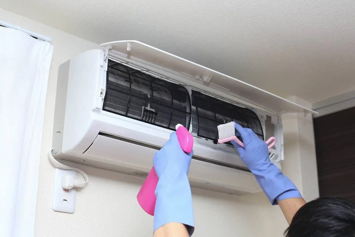 Vệ sinh máy lạnh định kỳ giúp loại bỏ mùi hôi
